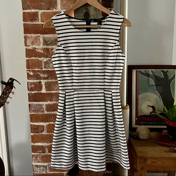 Forever 21 Dresses & Skirts - Adorable Nautical Navy and White Striped Dress